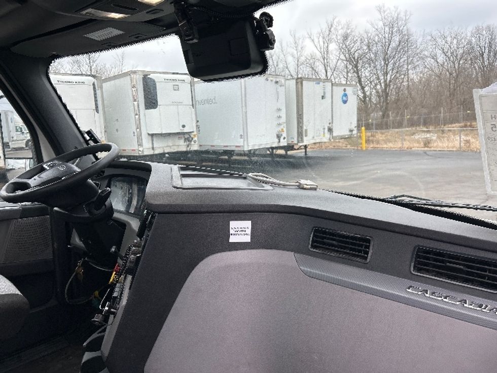 Day Cab Tractor-Heavy Duty Tractors-Freightliner-2022-T12664ST-Piqua-OH-815,388\n\t\tmiles-$ 30,000 - Image 13