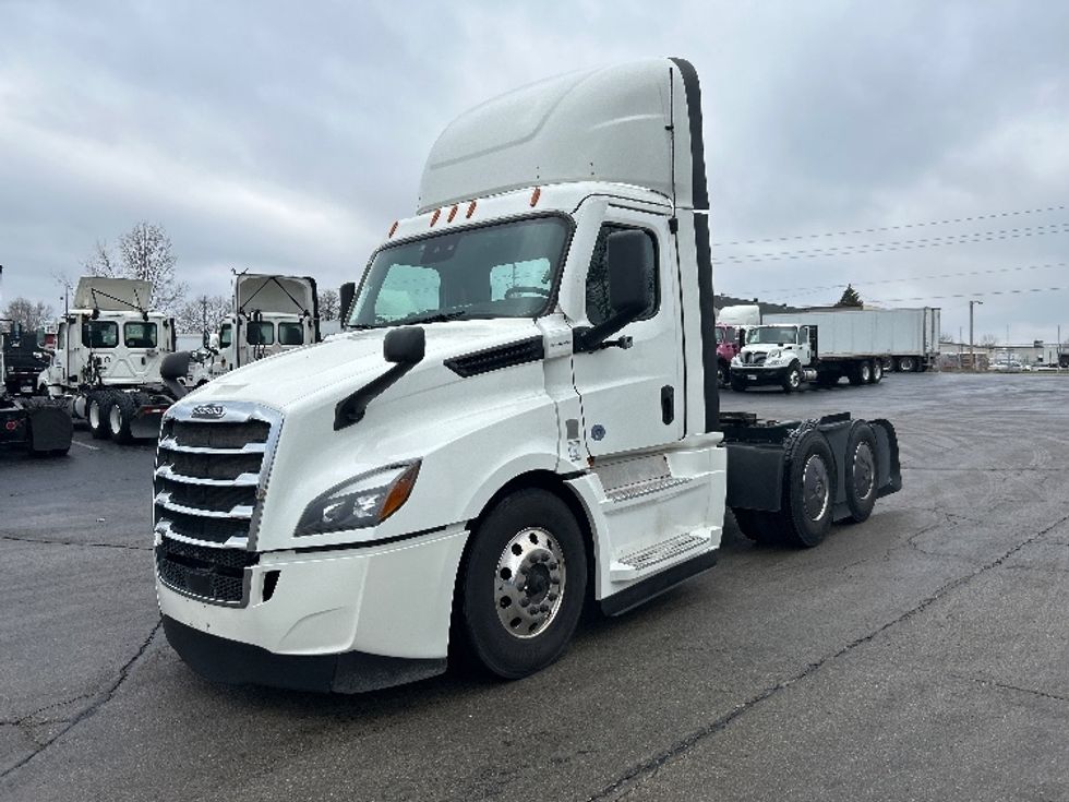 Day Cab Tractor-Heavy Duty Tractors-Freightliner-2022-T12664ST-Piqua-OH-815,388\n\t\tmiles-$ 30,000 - Image 3