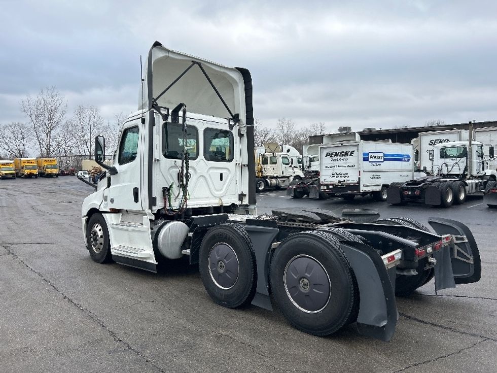 Day Cab Tractor-Heavy Duty Tractors-Freightliner-2022-T12664ST-Piqua-OH-815,388\n\t\tmiles-$ 30,000 - Image 5