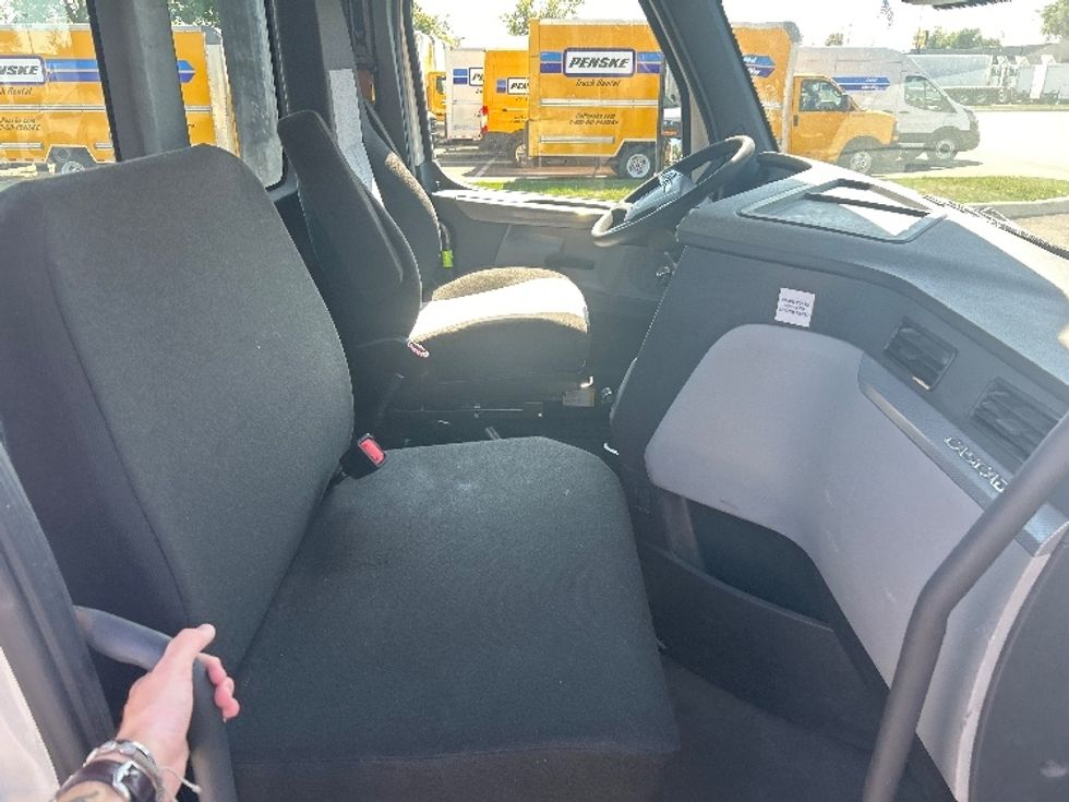 Day Cab Tractor-Heavy Duty Tractors-Freightliner-2022-T12664ST-Piqua-OH-820,248\n\t\tmiles-$ 33,000 - Image 14