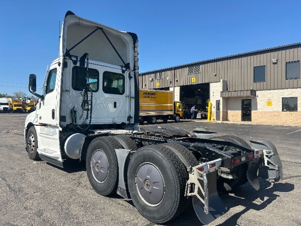 Day Cab Tractor-Heavy Duty Tractors-Freightliner-2022-T12664ST-Piqua-OH-820,248\n\t\tmiles-$ 33,000 - Image 5