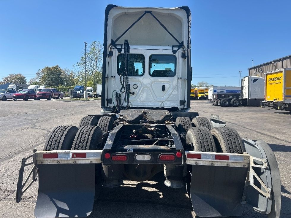 Day Cab Tractor-Heavy Duty Tractors-Freightliner-2022-T12664ST-Piqua-OH-820,248\n\t\tmiles-$ 33,000 - Image 6