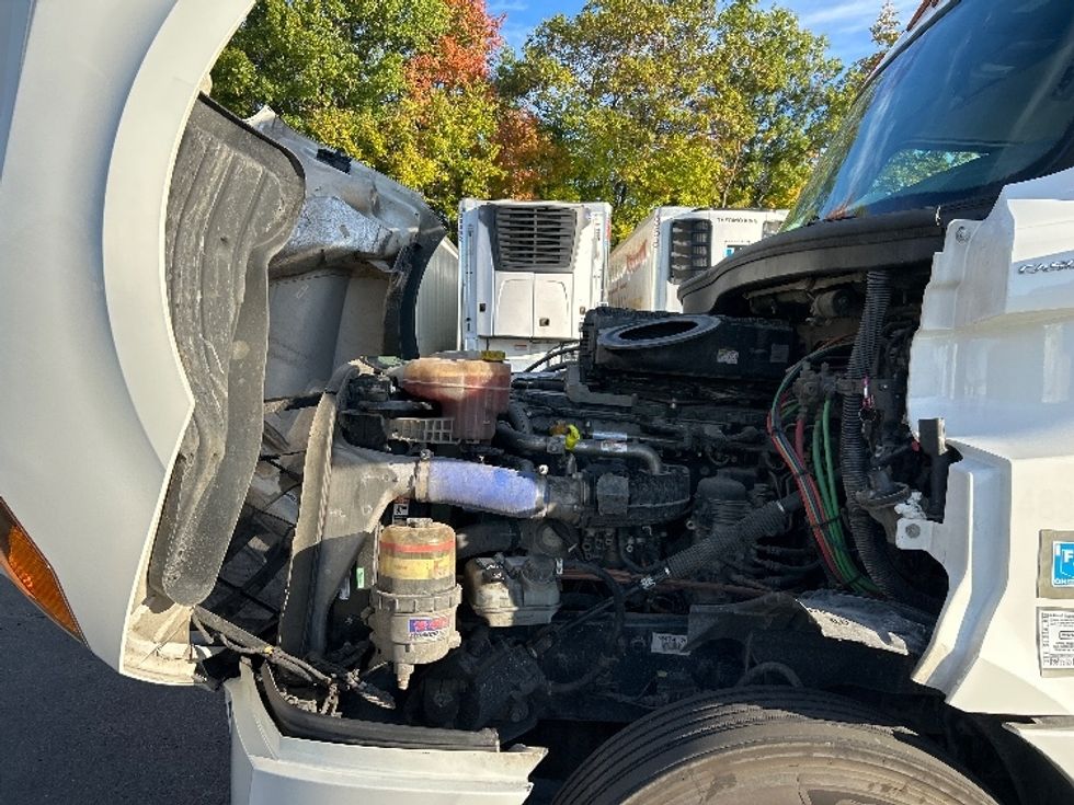 Day Cab Tractor-Heavy Duty Tractors-Freightliner-2022-T12664ST-Piqua-OH-877,535\n\t\tmiles-$ 31,750 - Image 16