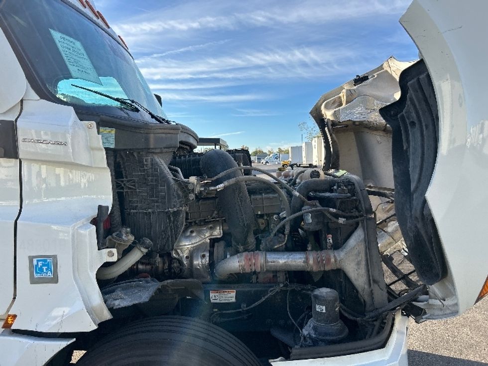 Day Cab Tractor-Heavy Duty Tractors-Freightliner-2022-T12664ST-Piqua-OH-877,535\n\t\tmiles-$ 33,000 - Image 15