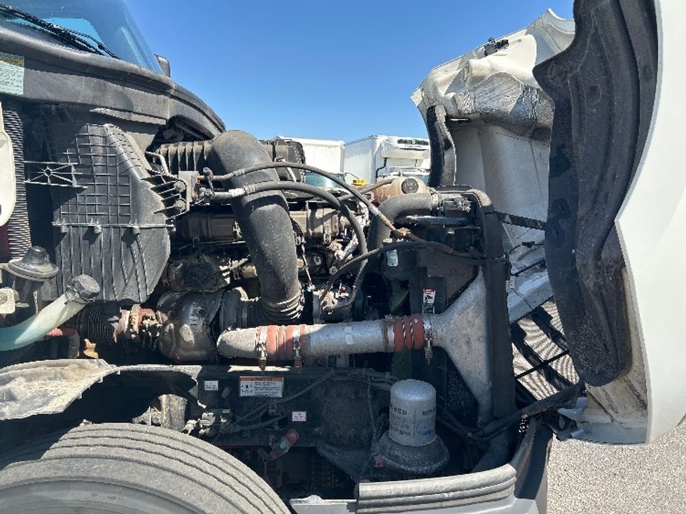 Day Cab Tractor-Heavy Duty Tractors-Freightliner-2022-T12664ST-Roseville-MN-501,495\n\t\tmiles-$ 54,000 - Image 15