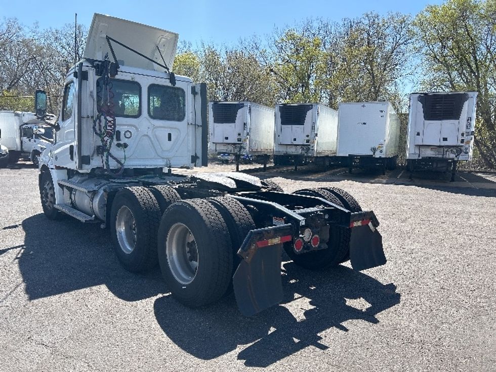 Day Cab Tractor-Heavy Duty Tractors-Freightliner-2022-T12664ST-Roseville-MN-501,495\n\t\tmiles-$ 54,000 - Image 5