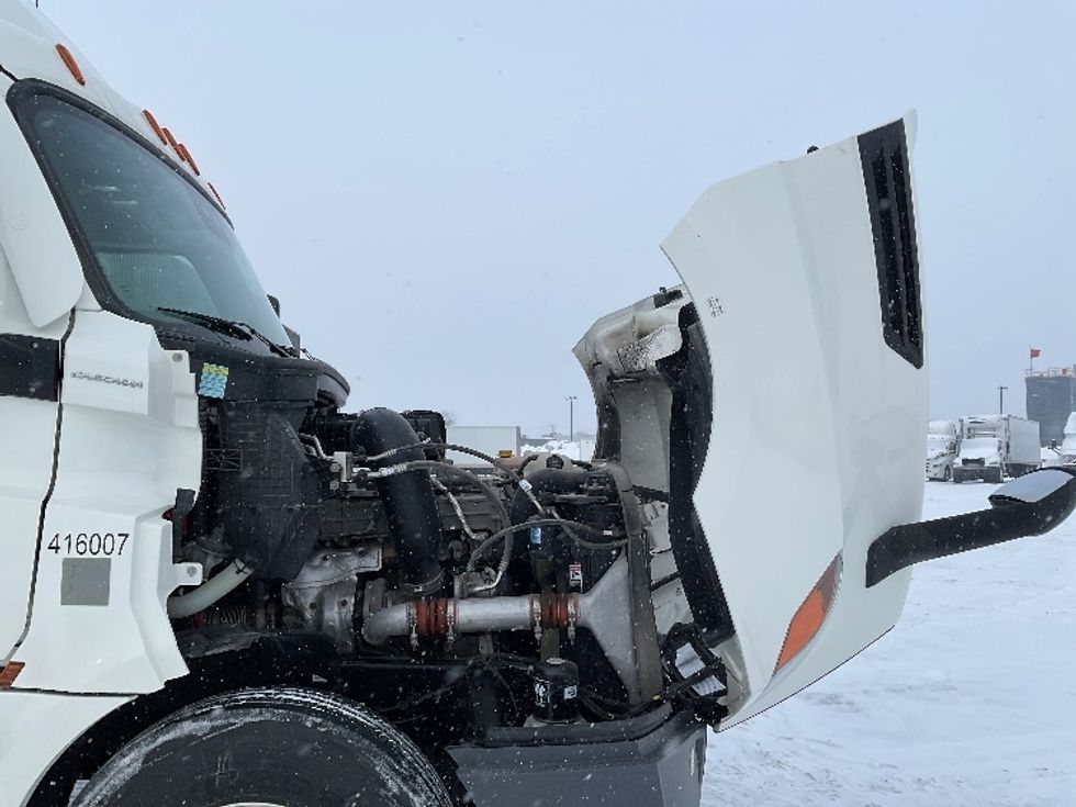 Day Cab Tractor-Heavy Duty Tractors-Freightliner-2022-T12664ST-Saint Laurent-PQ-126,429\n\t\tkm-$ 100,000 - Image 15