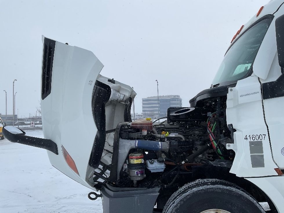 Day Cab Tractor-Heavy Duty Tractors-Freightliner-2022-T12664ST-Saint Laurent-PQ-126,429\n\t\tkm-$ 100,000 - Image 16