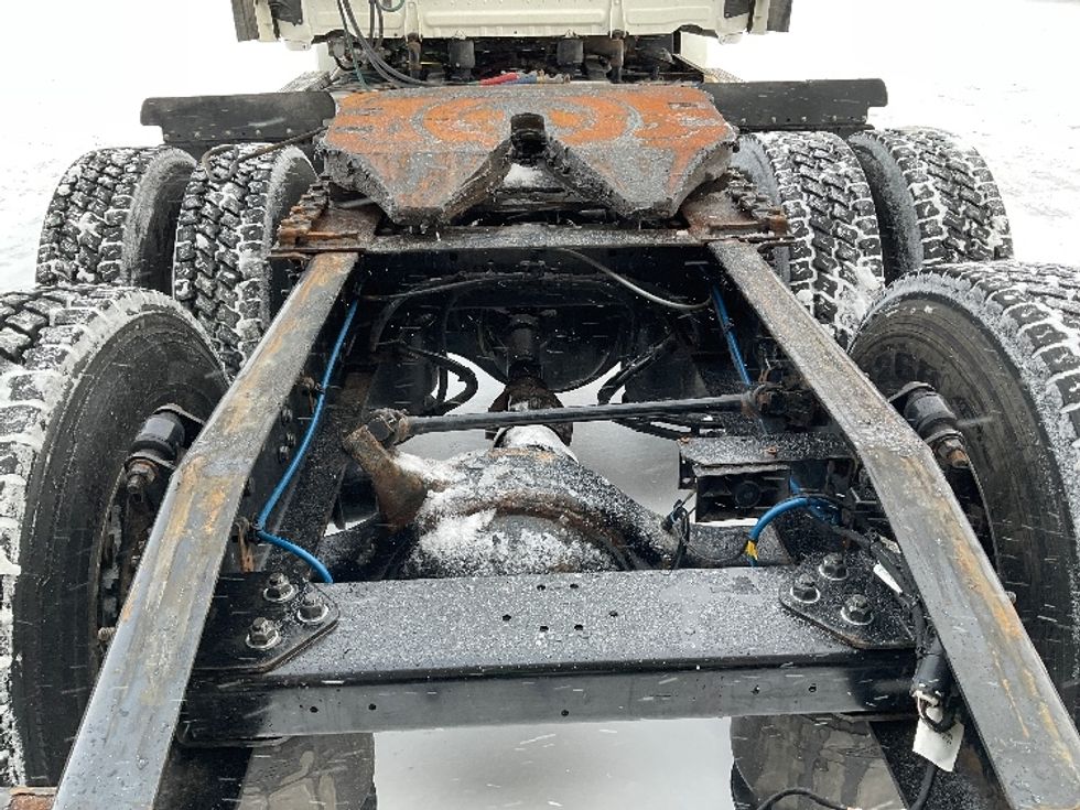 Day Cab Tractor-Heavy Duty Tractors-Freightliner-2022-T12664ST-Saint Laurent-PQ-126,429\n\t\tkm-$ 100,000 - Image 6