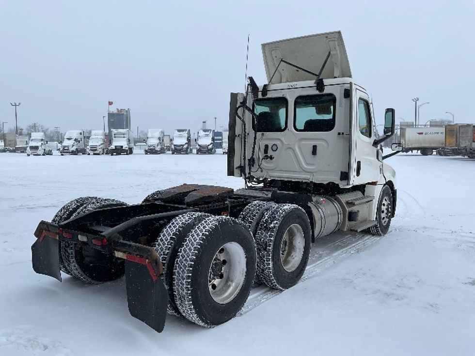 Day Cab Tractor-Heavy Duty Tractors-Freightliner-2022-T12664ST-Saint Laurent-PQ-126,429\n\t\tkm-$ 100,000 - Image 7