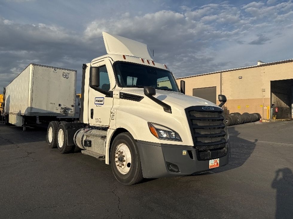 Day Cab Tractor-Heavy Duty Tractors-Freightliner-2022-T12664ST-Salt Lake City-UT-80,142\n\t\tmiles-$ 83,250 - Image 1