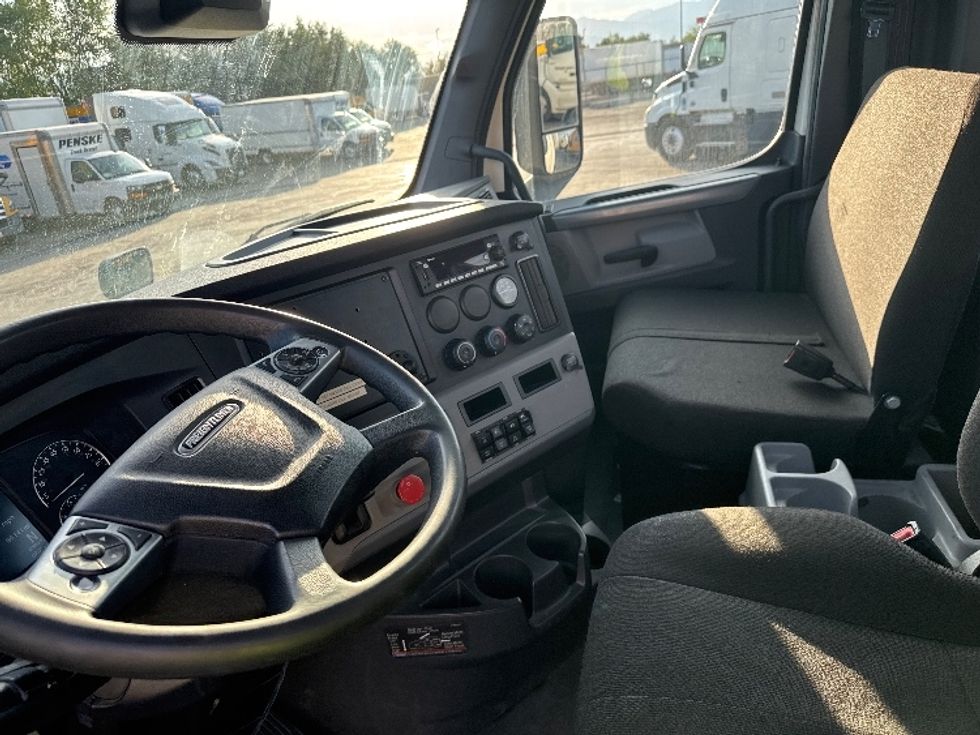 Day Cab Tractor-Heavy Duty Tractors-Freightliner-2022-T12664ST-Salt Lake City-UT-80,142\n\t\tmiles-$ 83,250 - Image 10