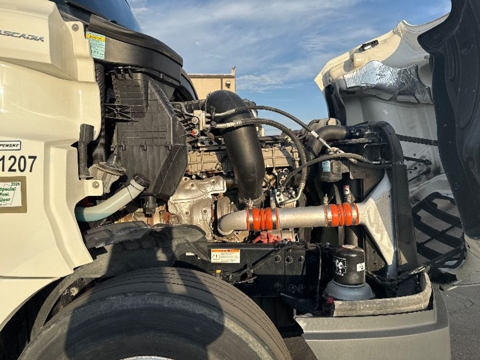 Day Cab Tractor-Heavy Duty Tractors-Freightliner-2022-T12664ST-Salt Lake City-UT-80,142\n\t\tmiles-$ 83,250 - Image 15