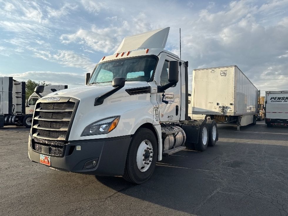 Day Cab Tractor-Heavy Duty Tractors-Freightliner-2022-T12664ST-Salt Lake City-UT-80,142\n\t\tmiles-$ 83,250 - Image 3