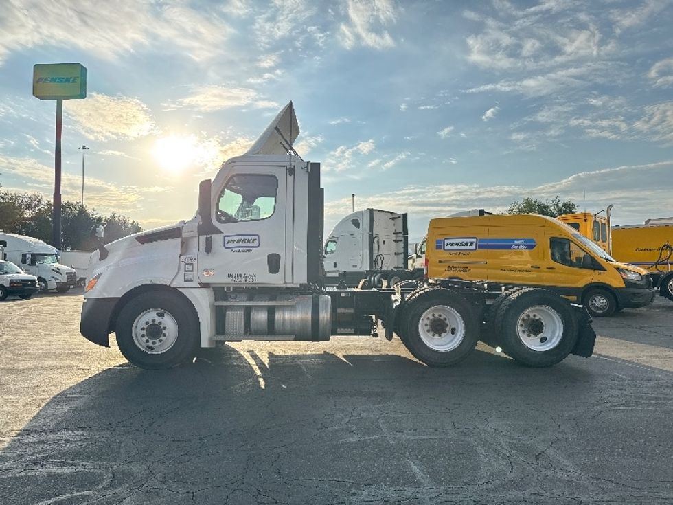 Day Cab Tractor-Heavy Duty Tractors-Freightliner-2022-T12664ST-Salt Lake City-UT-80,142\n\t\tmiles-$ 83,250 - Image 4