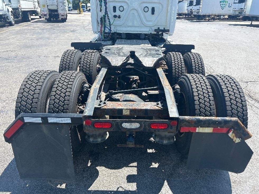 Day Cab Tractor-Heavy Duty Tractors-Freightliner-2022-T12664ST-Sturtevant-WI-136,256\n\t\tmiles-$ 77,500 - Image 6