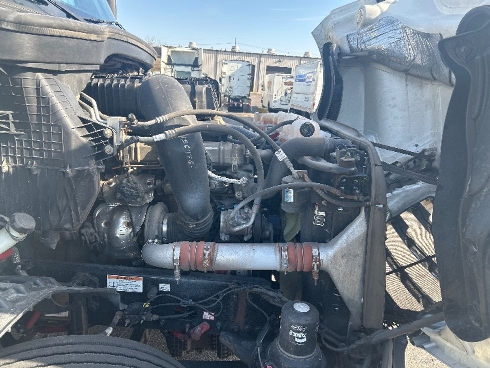 Day Cab Tractor-Heavy Duty Tractors-Freightliner-2022-T12664ST-Sturtevant-WI-517,884\n\t\tmiles-$ 52,500 - Image 15