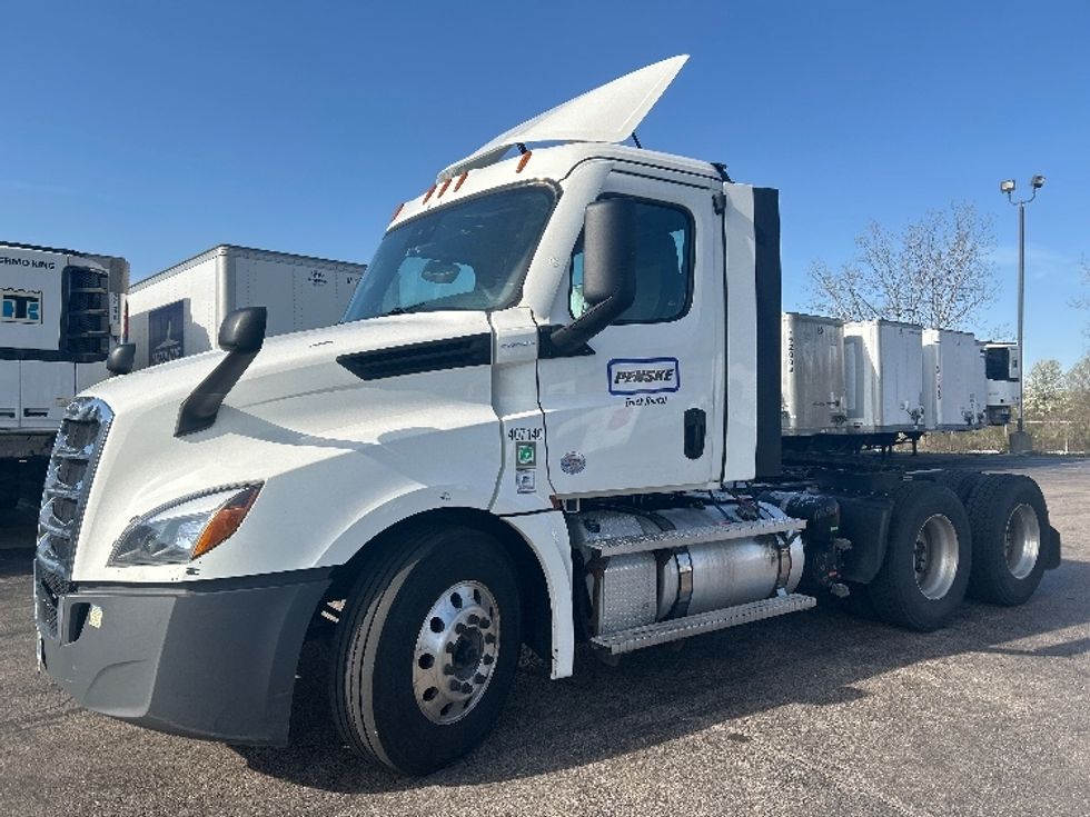 Day Cab Tractor-Heavy Duty Tractors-Freightliner-2022-T12664ST-Sturtevant-WI-517,884\n\t\tmiles-$ 52,500 - Image 3