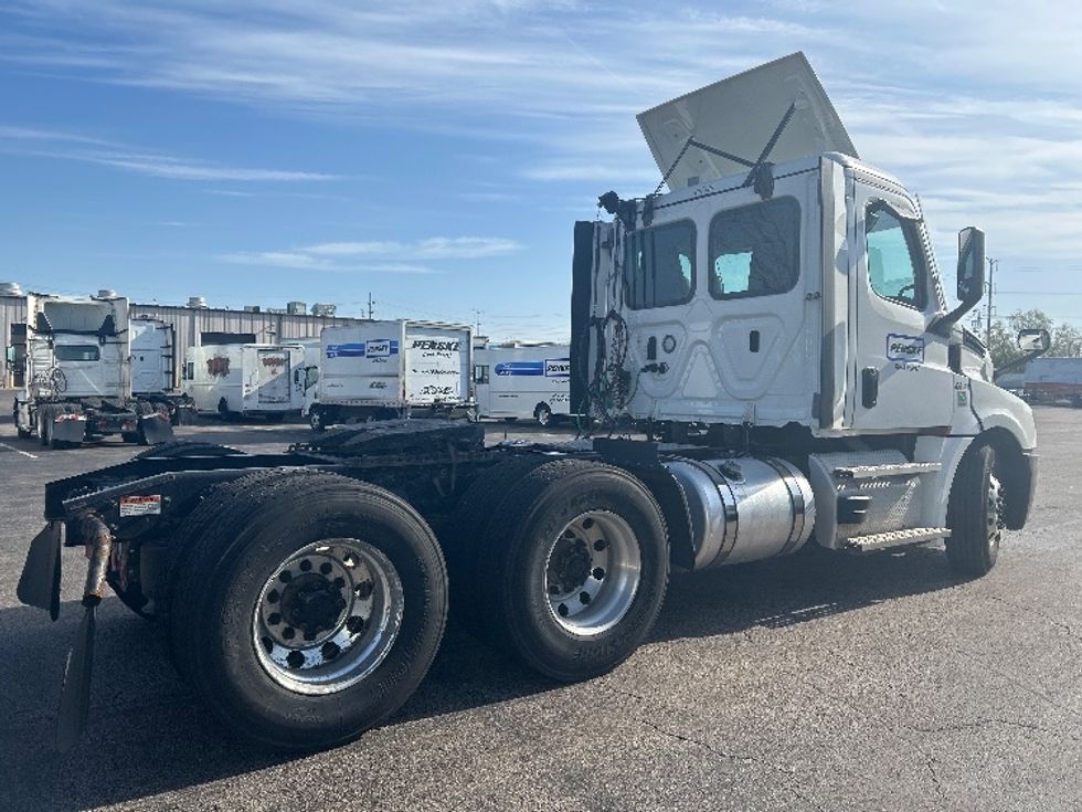 Day Cab Tractor-Heavy Duty Tractors-Freightliner-2022-T12664ST-Sturtevant-WI-517,884\n\t\tmiles-$ 52,500 - Image 7