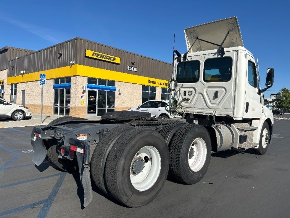 Day Cab Tractor-Heavy Duty Tractors-Freightliner-2022-T12664ST-Torrance-CA-384,535\n\t\tmiles-$ 68,500 - Image 7