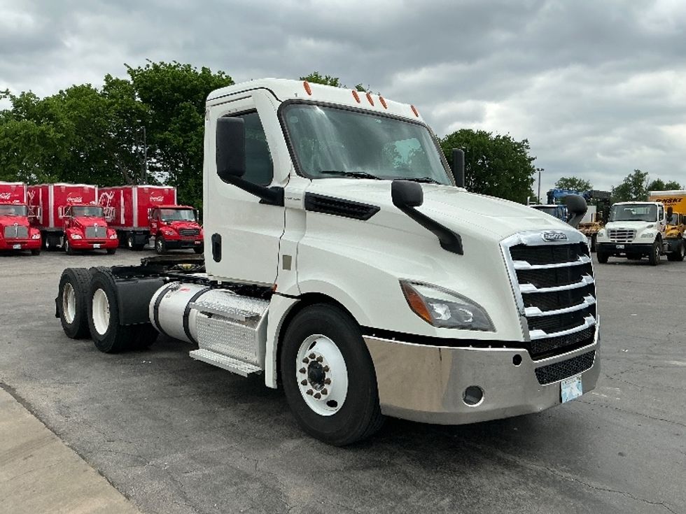 Day Cab Tractor-Heavy Duty Tractors-Freightliner-2022-T12664ST-Tulsa-OK-223,875\n\t\tmiles-$ 80,500 - Image 3