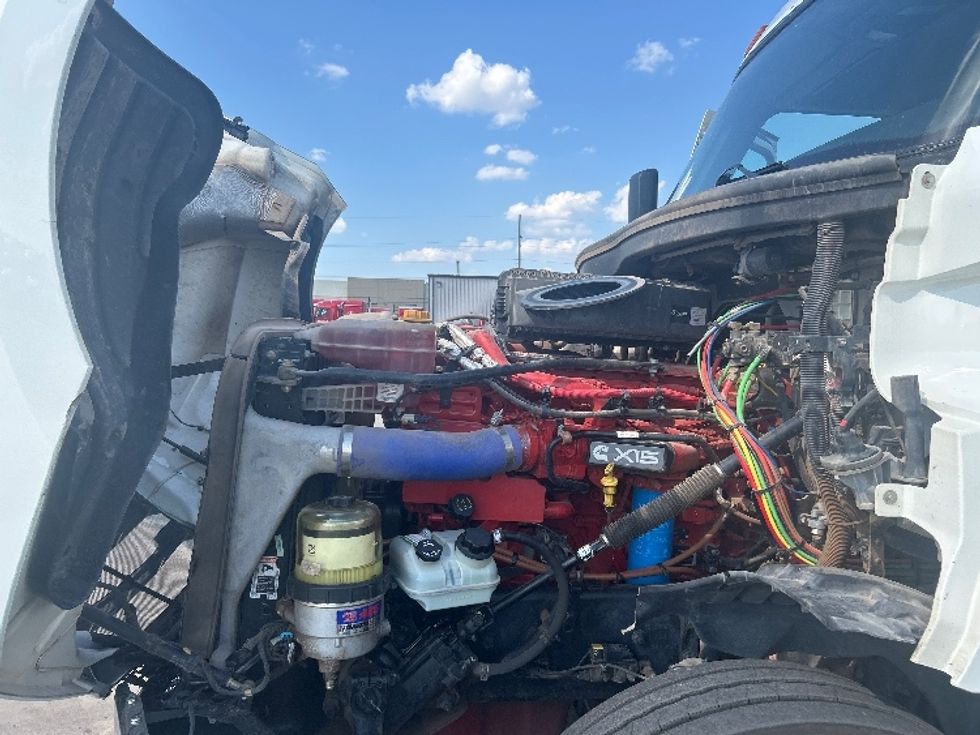 Day Cab Tractor-Heavy Duty Tractors-Freightliner-2022-T12664ST-Tulsa-OK-243,224\n\t\tmiles-$ 77,250 - Image 16
