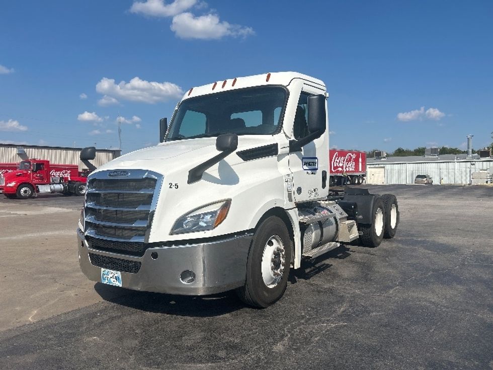 Day Cab Tractor-Heavy Duty Tractors-Freightliner-2022-T12664ST-Tulsa-OK-243,224\n\t\tmiles-$ 77,250 - Image 3