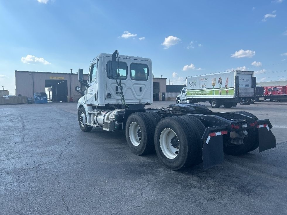 Day Cab Tractor-Heavy Duty Tractors-Freightliner-2022-T12664ST-Tulsa-OK-243,224\n\t\tmiles-$ 77,250 - Image 5