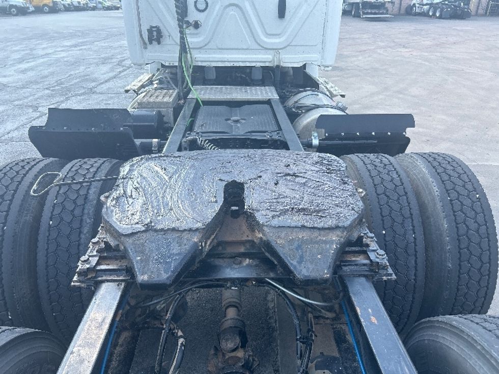 Day Cab Tractor-Heavy Duty Tractors-Freightliner-2022-T12664ST-Tulsa-OK-243,224\n\t\tmiles-$ 77,250 - Image 6