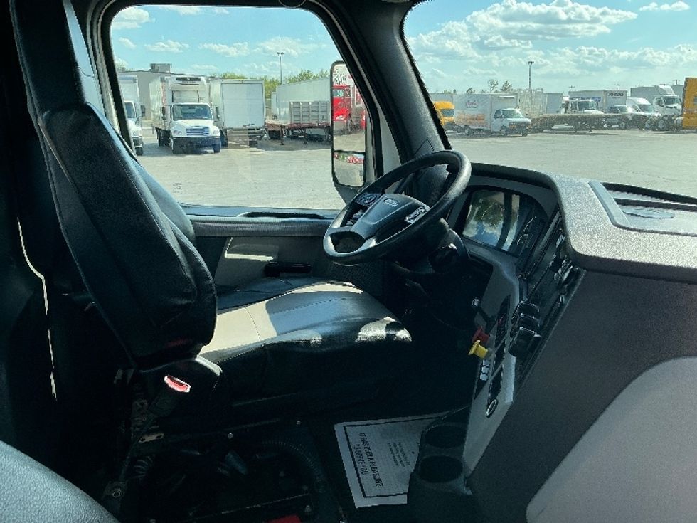 Day Cab Tractor-Heavy Duty Tractors-Freightliner-2022-T12664ST-Tulsa-OK-279,176\n\t\tmiles-$ 77,750 - Image 14