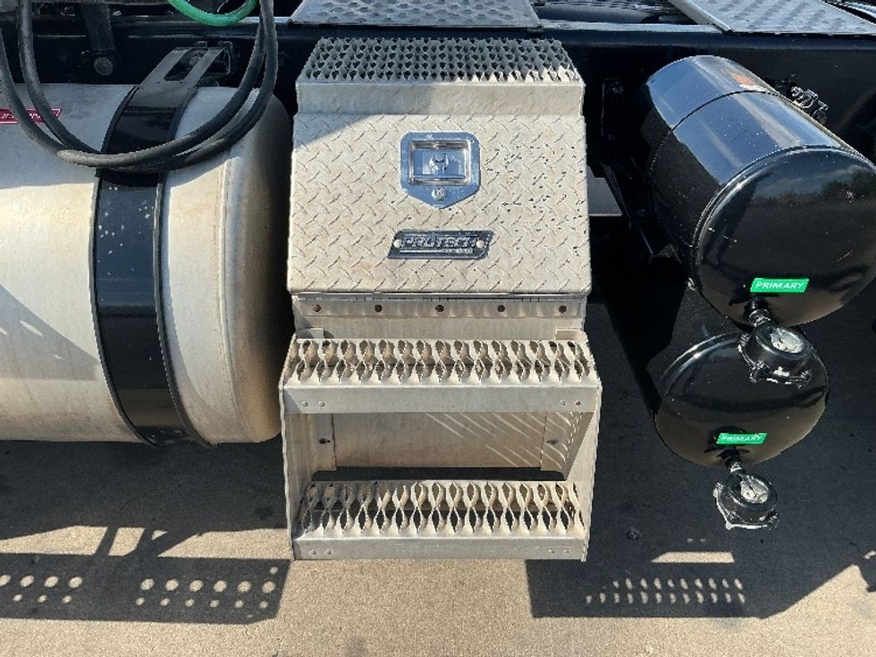 Day Cab Tractor-Heavy Duty Tractors-Freightliner-2022-T12664ST-Tulsa-OK-279,176\n\t\tmiles-$ 77,750 - Image 17