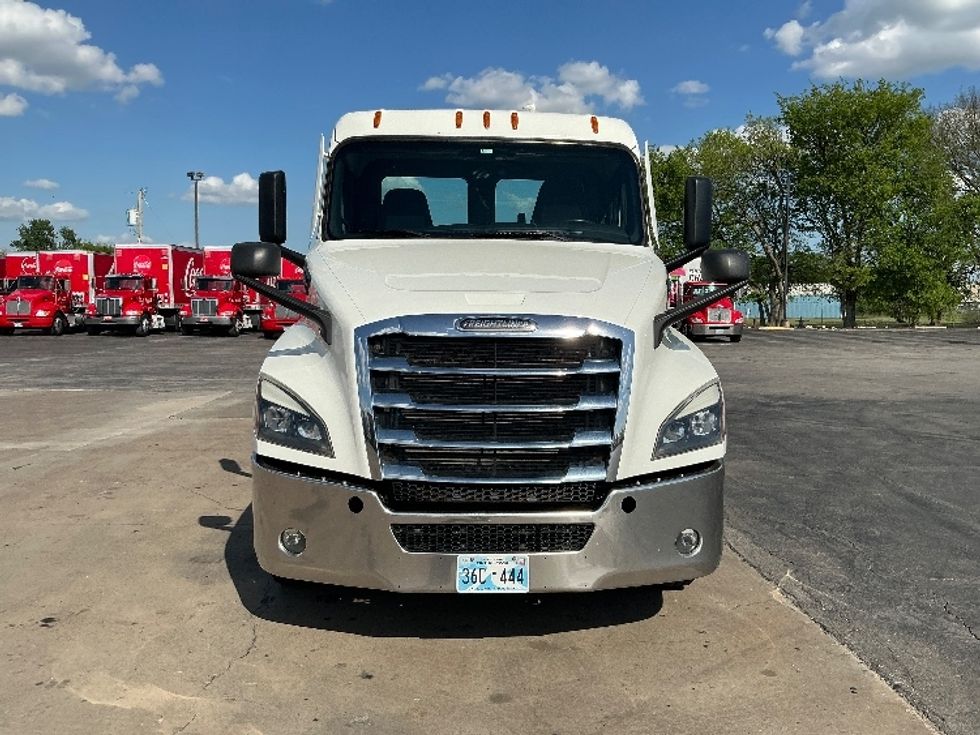 Day Cab Tractor-Heavy Duty Tractors-Freightliner-2022-T12664ST-Tulsa-OK-279,176\n\t\tmiles-$ 77,750 - Image 2