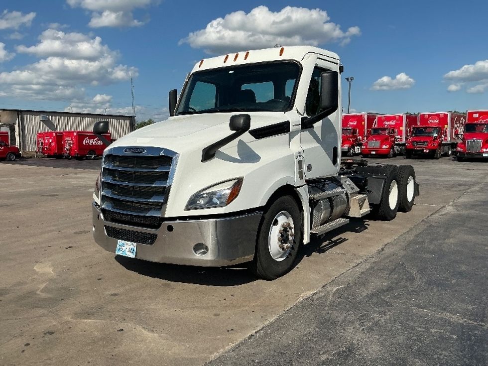 Day Cab Tractor-Heavy Duty Tractors-Freightliner-2022-T12664ST-Tulsa-OK-279,176\n\t\tmiles-$ 77,750 - Image 3