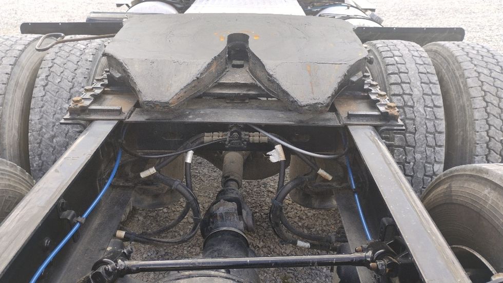 Day Cab Tractor-Heavy Duty Tractors-Freightliner-2022-T12664ST-Tuscumbia-AL-451,002\n\t\tmiles-$ 60,250 - Image 6