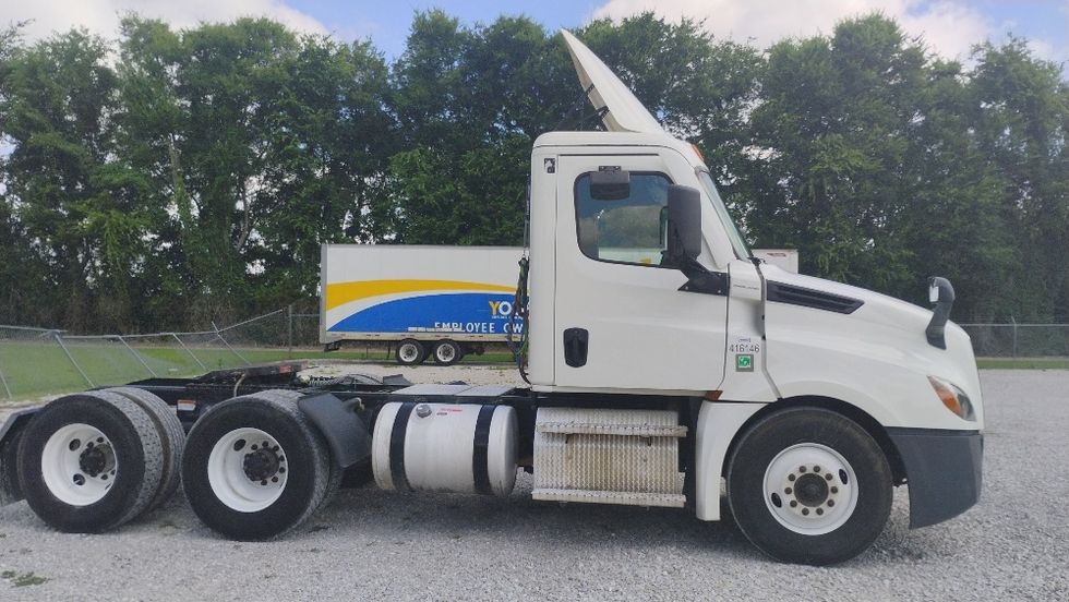 Day Cab Tractor-Heavy Duty Tractors-Freightliner-2022-T12664ST-Tuscumbia-AL-451,002\n\t\tmiles-$ 60,250 - Image 8