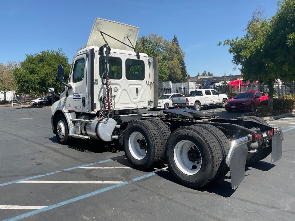 Day Cab Tractor-Heavy Duty Tractors-Freightliner-2022-T12664ST-West Sacramento-CA-259,136\n\t\tmiles-$ 87,000 - Image 5