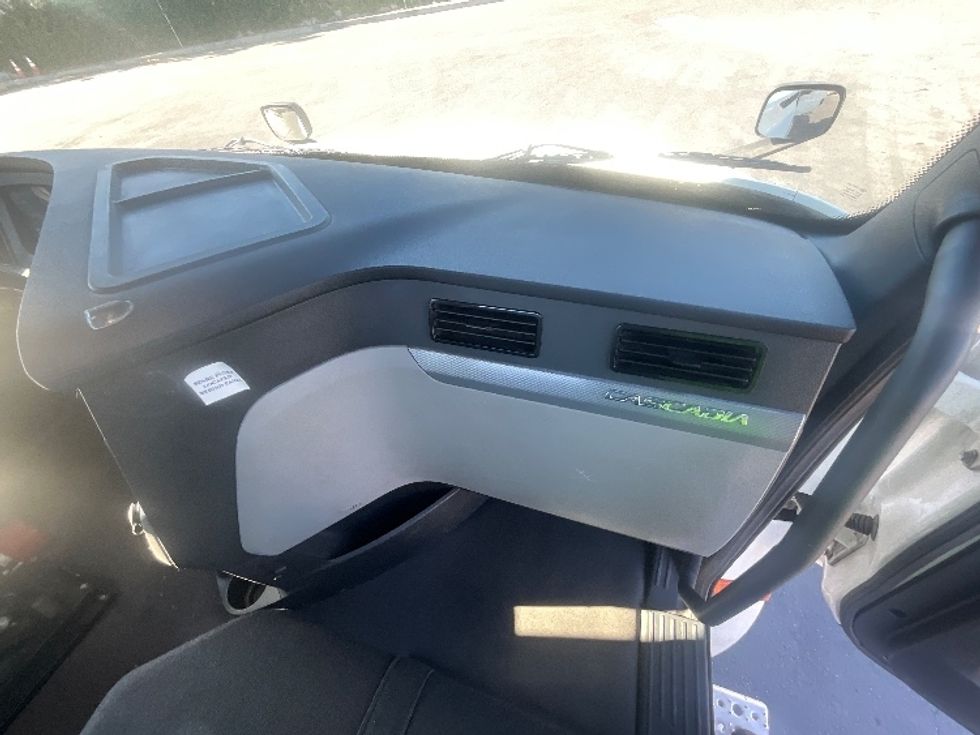 Day Cab Tractor-Heavy Duty Tractors-Freightliner-2022-T12664ST-West Sacramento-CA-314,493\n\t\tmiles-$ 74,250 - Image 13