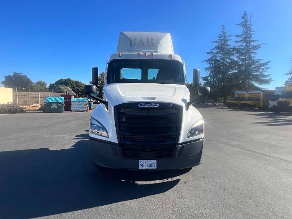 Day Cab Tractor-Heavy Duty Tractors-Freightliner-2022-T12664ST-West Sacramento-CA-314,493\n\t\tmiles-$ 74,250 - Image 2