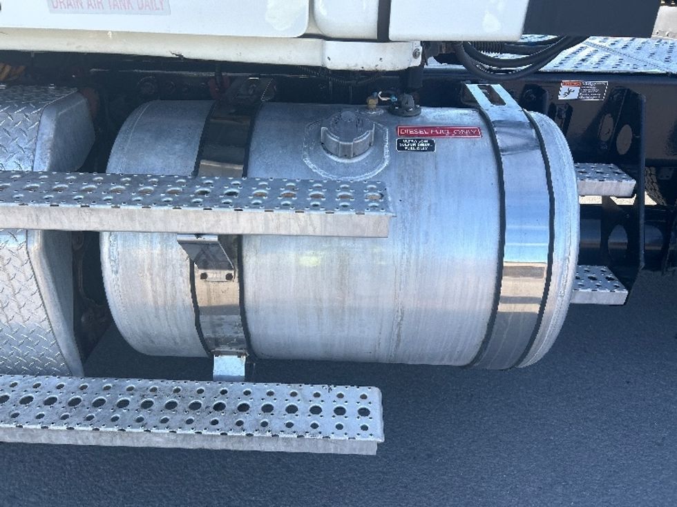 Day Cab Tractor-Heavy Duty Tractors-Freightliner-2022-T12664ST-Wilkes Barre-PA-626,166\n\t\tmiles-$ 33,500 - Image 18