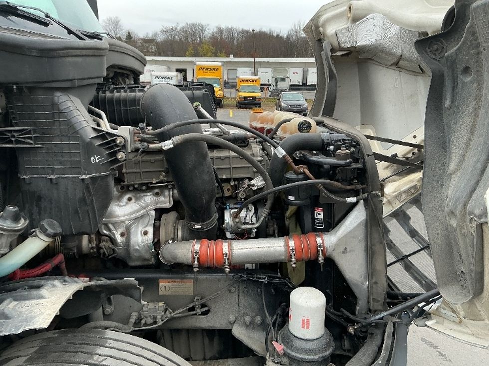 Day Cab Tractor-Heavy Duty Tractors-Freightliner-2022-T12664ST-Wilkes Barre-PA-742,143\n\t\tmiles-$ 33,000 - Image 15