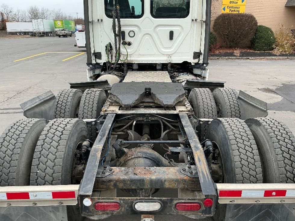 Day Cab Tractor-Heavy Duty Tractors-Freightliner-2022-T12664ST-Wilkes Barre-PA-742,143\n\t\tmiles-$ 33,000 - Image 6
