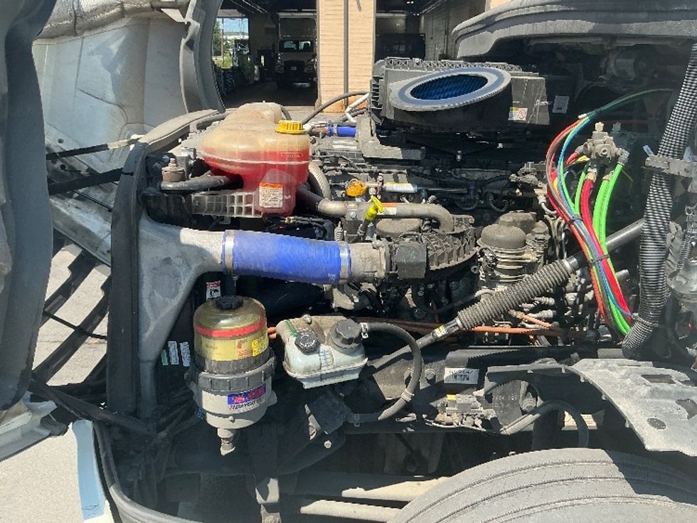 Day Cab Tractor-Heavy Duty Tractors-Freightliner-2022-T12664ST-Wilkes Barre-PA-786,377\n\t\tmiles-$ 34,000 - Image 16