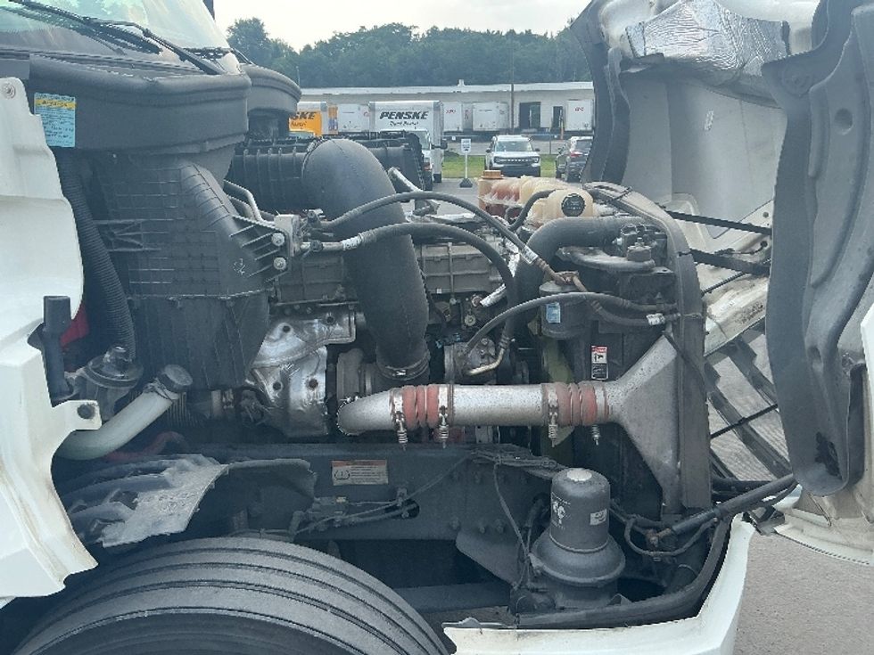 Day Cab Tractor-Heavy Duty Tractors-Freightliner-2022-T12664ST-Wilkes Barre-PA-817,471\n\t\tmiles-$ 34,000 - Image 15