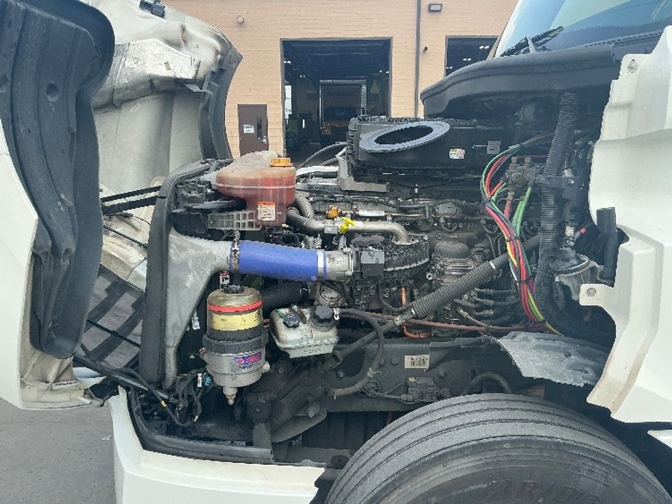 Day Cab Tractor-Heavy Duty Tractors-Freightliner-2022-T12664ST-Wilkes Barre-PA-817,471\n\t\tmiles-$ 34,000 - Image 16