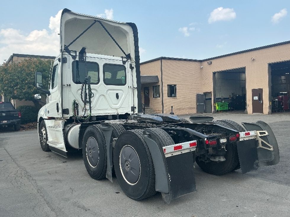 Day Cab Tractor-Heavy Duty Tractors-Freightliner-2022-T12664ST-Wilkes Barre-PA-817,471\n\t\tmiles-$ 34,000 - Image 5
