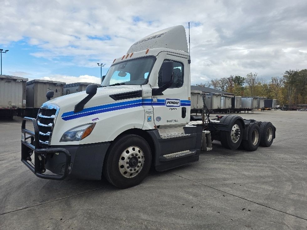 Day Cab Tractor-Heavy Duty Tractors-Freightliner-2022-T12684ST-Flat Rock-MI-615,882\n\t\tmiles-$ 49,750 - Image 3