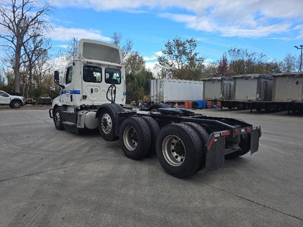 Day Cab Tractor-Heavy Duty Tractors-Freightliner-2022-T12684ST-Flat Rock-MI-615,882\n\t\tmiles-$ 49,750 - Image 5