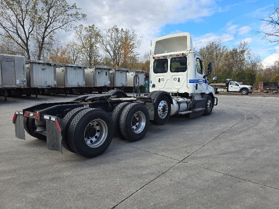 Day Cab Tractor-Heavy Duty Tractors-Freightliner-2022-T12684ST-Flat Rock-MI-654,946\n\t\tmiles-$ 44,750 - Image 7
