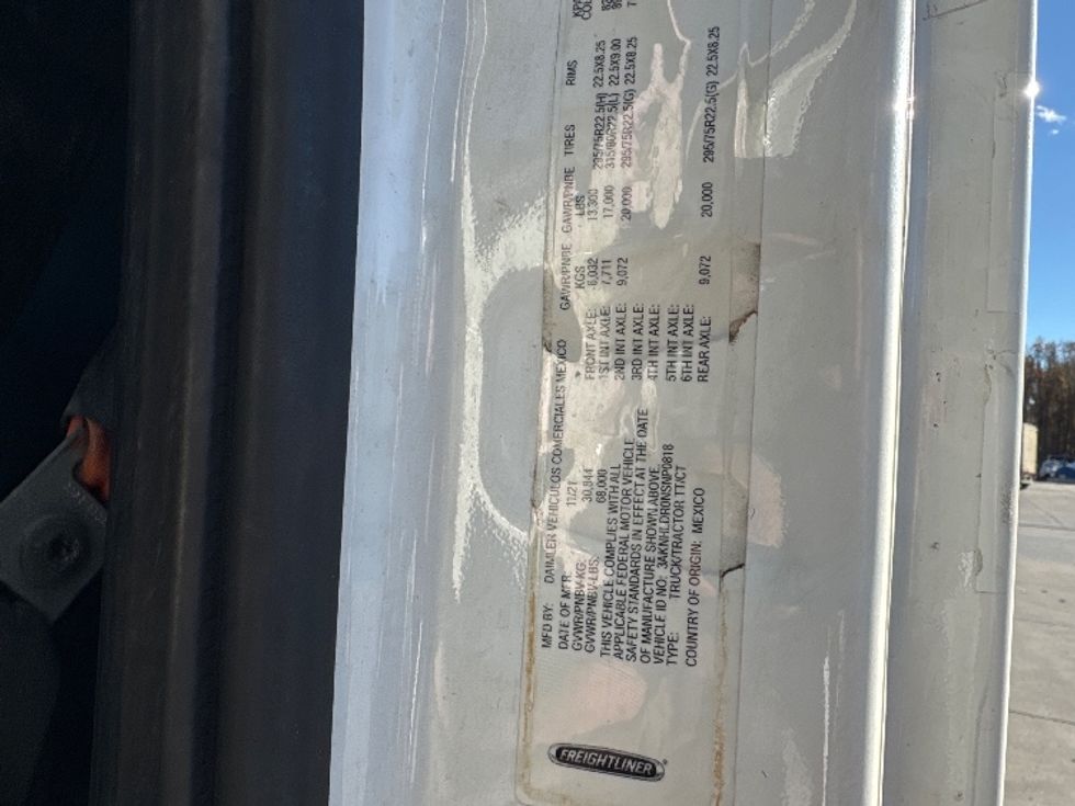 Day Cab Tractor-Heavy Duty Tractors-Freightliner-2022-T12684ST-Flat Rock-MI-681,360\n\t\tmiles-$ 42,000 - Image 17