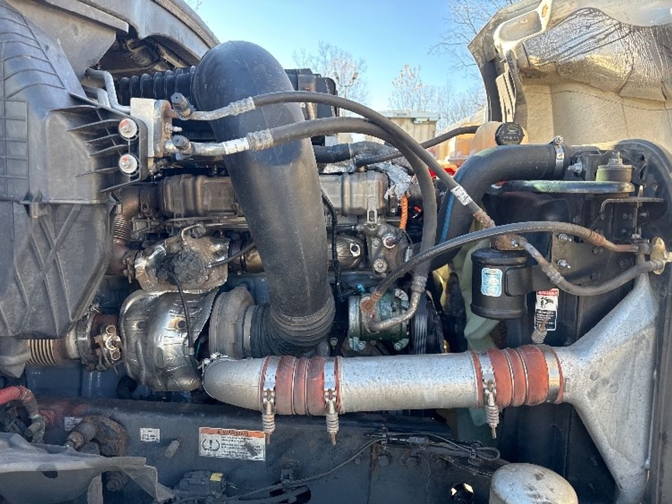 Day Cab Tractor-Heavy Duty Tractors-Freightliner-2022-T12684ST-Flat Rock-MI-681,360\n\t\tmiles-$ 42,000 - Image 2